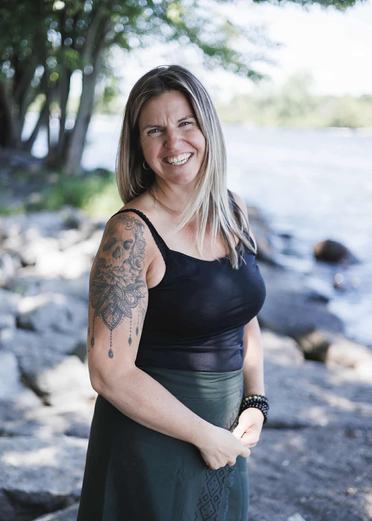 Professeure de yoga, intervenante sportive et coach en nutrition
